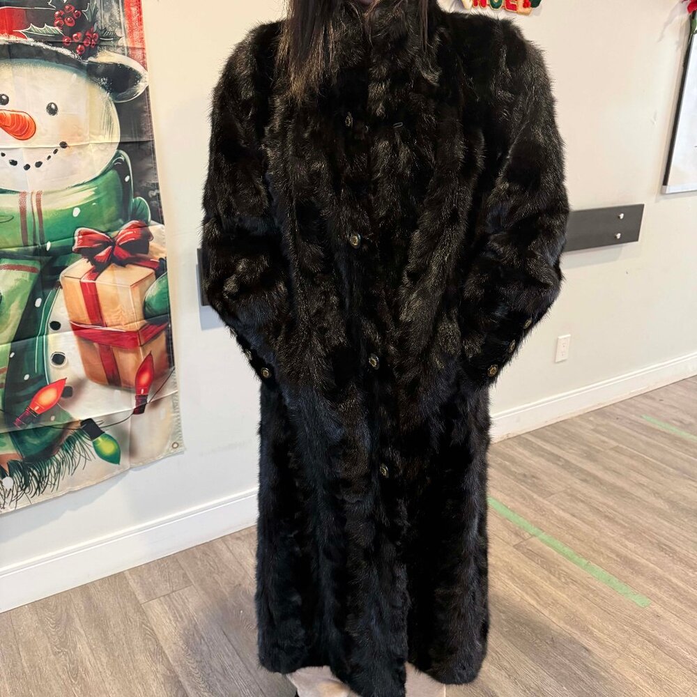 MINK COAT REVERSES TO WATER-RESISTANT FABRIC, BLACK & MULTICOLOUR, SIZE MEDIUM,
